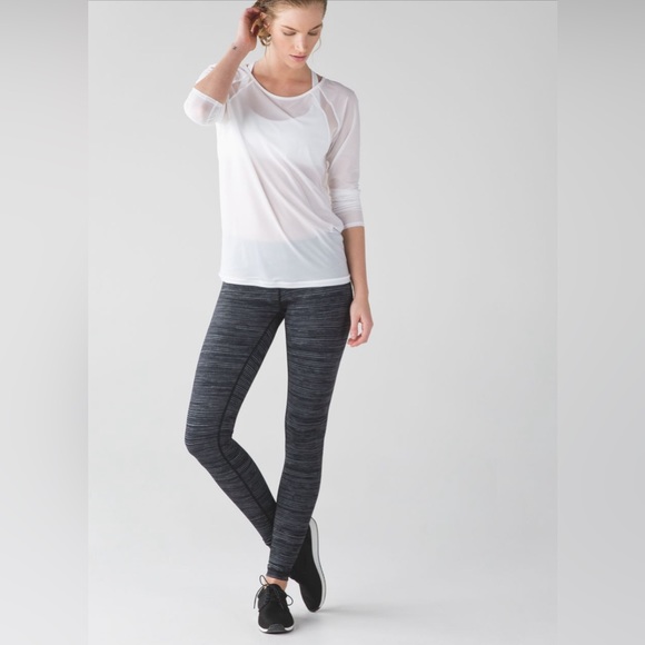 32” Lululemon Wunder Under Pant III in Blurry Belle Battleship Black. Size 6. - Picture 2 of 11